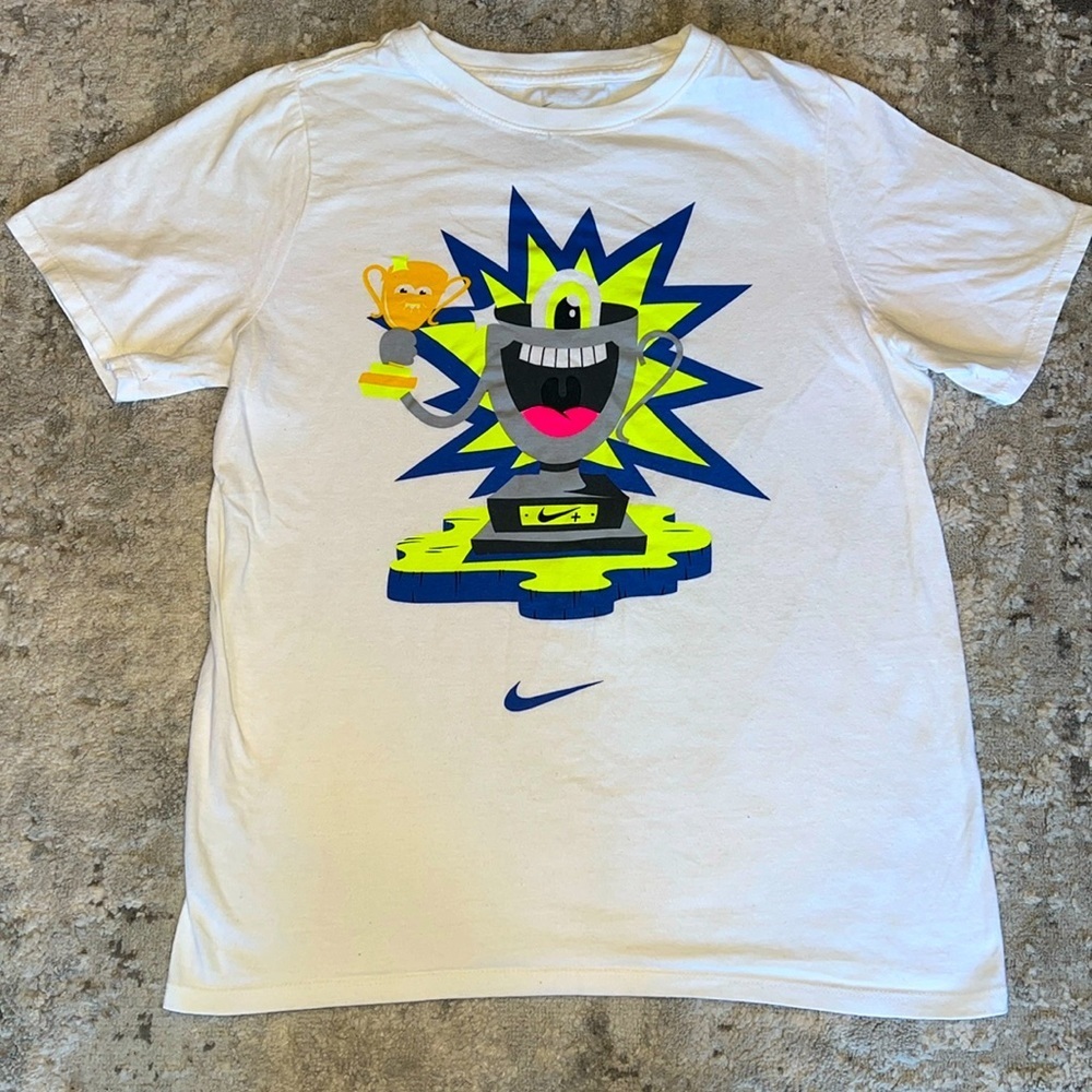 Nike Tee Athletic Cut Size Large - Picture 2 of 3